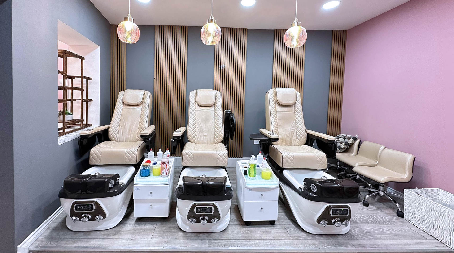 nail salon London