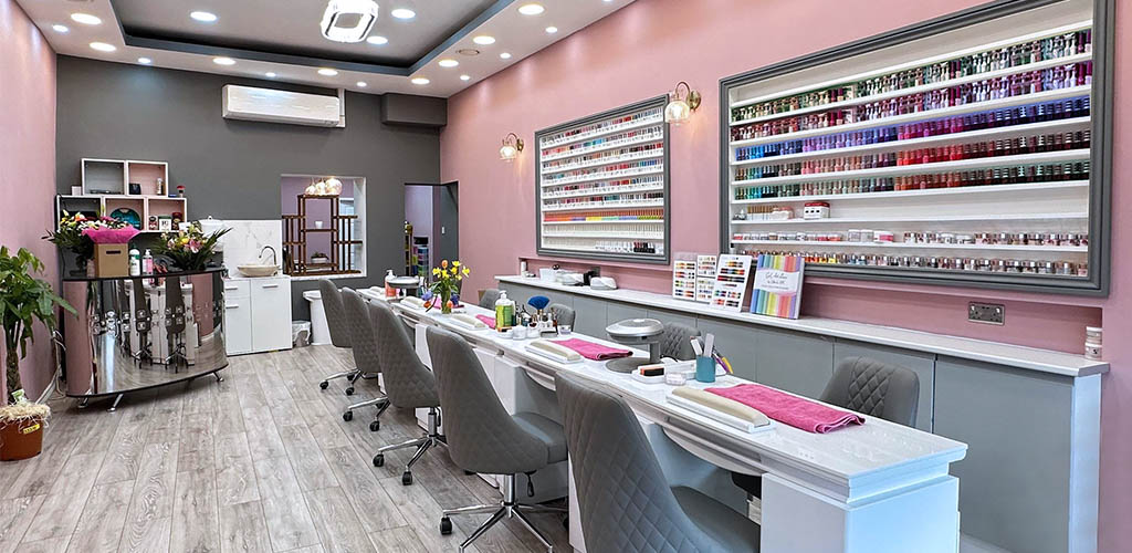 nail salon Wood Green